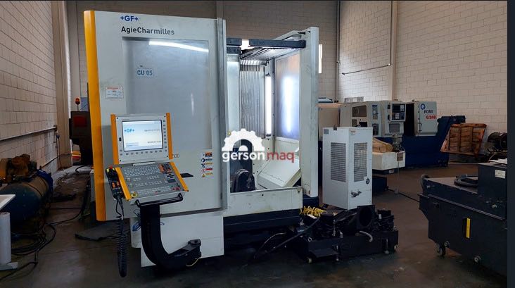 CENTRO DE USINAGEM 5 EIXOS MIKRON HEM 500 - ANO 2013 - 500 x 450 x 400 MM - 12.000 RPM